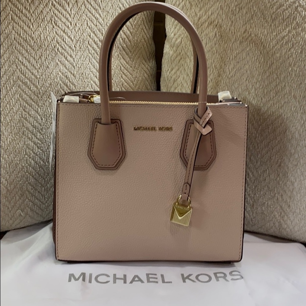 NWT Michael Kors Mercer MD Accordion Messenger Bag